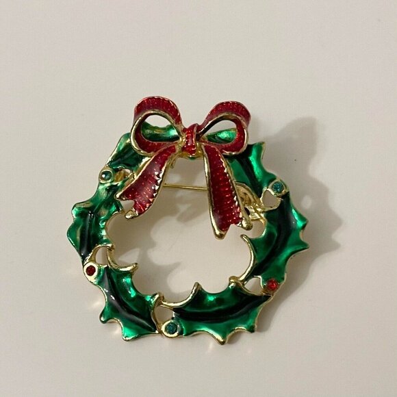 Vintage Christmas Holly Wreath Brooch Pin - Picture 1 of 15
